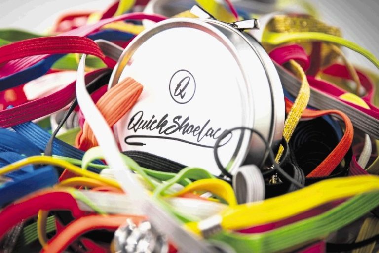 Vezalke, me niso zavezale. Uživam, ker že rešujem nove probleme.